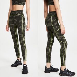 NWT All Access Center Stage Pocket Camo Leggings S